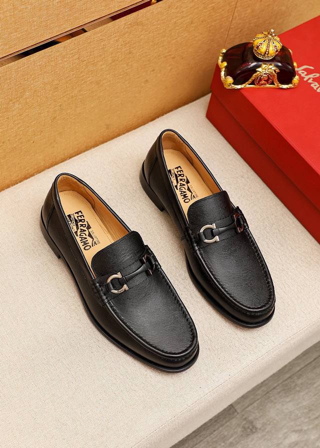 商品商标:Ferragamo 菲拉格慕 休闲皮鞋 DDD 正码码数: 38-44 45.46订制 DDD 商品材料:精选 进口头层十字纹牛皮鞋面+原版五金扣,进 商品商标:Ferragamo 菲拉格慕 休闲皮鞋 DDD 正码码数: 38-44 45.46订制 DDD 商品材料:精选 进口头层十字纹牛皮鞋面+原版五金扣,进