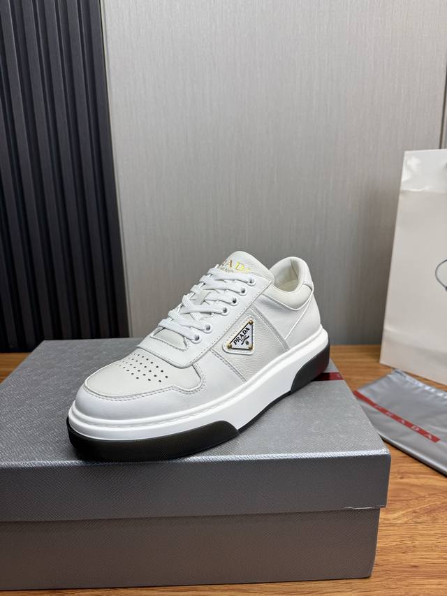 工厂P价 DDD Prada普拉达 男鞋专柜爆款，官网同步，1高品质出货原版牛皮+牛皮内里，11复刻 ，原厂原版底，38-45 45定做不退换 DDD