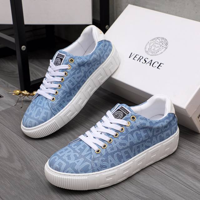 商品商标：Versace 范思哲 休闲鞋 DDD 正码码数: 38-44 DDD 商品材料：精选原版鞋面，舒适内里。原版大底 DDD