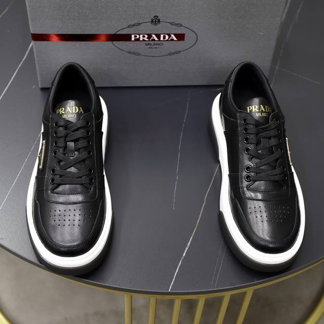 出厂价Pp： 顶级原单 DDD 品牌：Prada 普拉达 DDD 标准码：男码38 44 45可以定做 DDD 等级：官网同款 DDD 材料：原版牛皮拼接进口