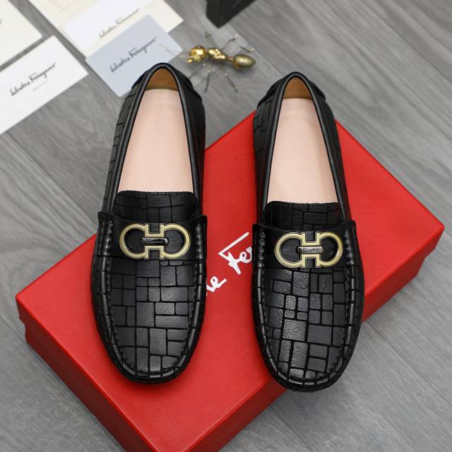 商品商标：Ferragamo 菲拉格慕 ] 休闲套脚男鞋 DDD 正码码数: 38-45 DDD 商品材料：精选石头纹牛皮鞋面 羊皮内里 橡胶大底 DDD
