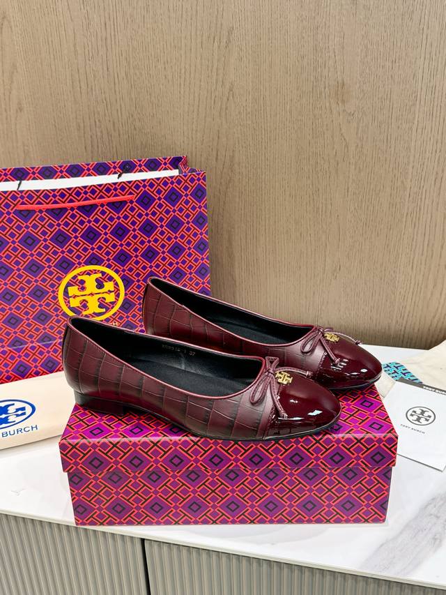 工厂P价 女装女鞋 运动原单 Tory Burch 7色可选 DDD 外贸订单新款平底鞋，商务出行的最佳选择，高级牛皮面，进口混种羊皮，烤漆金属扣，橡胶大底，3