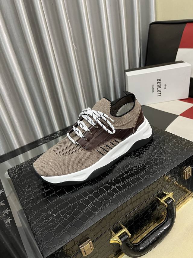 出厂价Pp： Berluti布鲁提男士运动休闲鞋 DDD 面料采用原版牛皮纯手工改色｜强烈对比色调突出鞋面线条感｜明镀钯孔眼｜内部衬垫鞋跟｜原版私模Tpu橡胶大