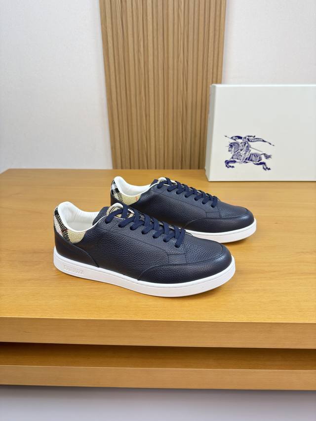 工厂P价 男装男鞋 运动原单 Burberry 巴宝莉 DDD -高端品质 原单 休闲运动板鞋 DDD -鞋面:进口荔纹小牛皮、鞋口.品牌图腾布匹、鞋舌.注塑品 工厂P价 男装男鞋 运动原单 Burberry 巴宝莉 DDD -高端品质 原单 休闲运动板鞋 DDD -鞋面:进口荔纹小牛皮、鞋口.品牌图腾布匹、鞋舌.注塑品