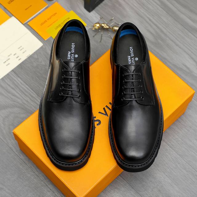 商品商标：Lv 路易威登 商务系带皮鞋 DDD 正码码数: 38-45 45定做不退换 DDD 商品材料：精选优质牛皮鞋面 牛皮内里 原版橡胶大底 DDD