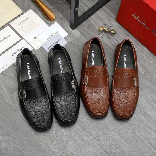 商品商标：Ferragamo 菲拉格慕 ] 商务套脚皮鞋 DDD 正码码数: 38-45 DDD 商品材料：精选石头纹牛皮鞋面 牛皮内里 原版橡胶大底 DDD