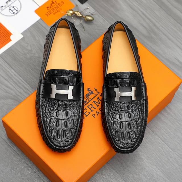 商品商标：Hermes 爱玛仕 休闲套脚男鞋 DDD 正码码数: 38-45 DDD 商品材料：精选鳄鱼纹牛皮鞋面 猪皮内里 橡胶大底 DDD