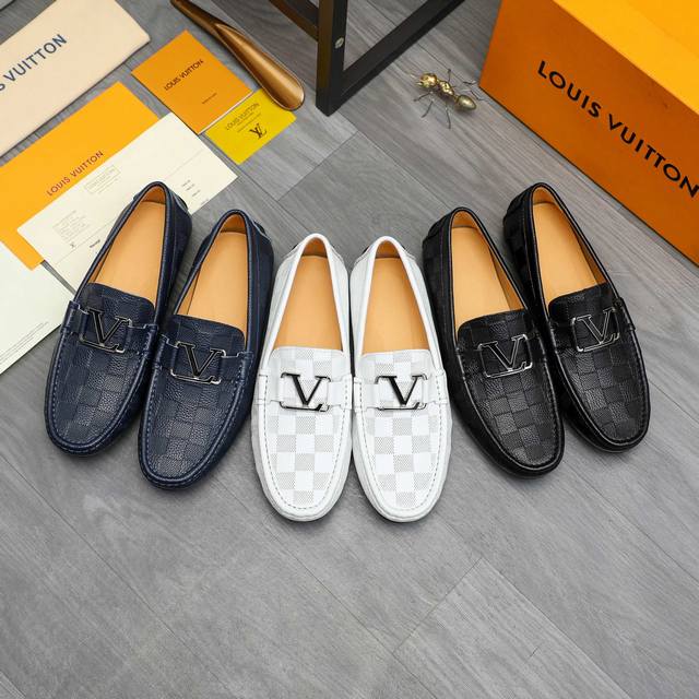 商品商标：Lv 路易威登 休闲套脚男鞋 DDD 正码码数: 38-45 DDD 商品材料：精选经典压纹格纹鞋面 猪皮内里 橡胶大底 DDD