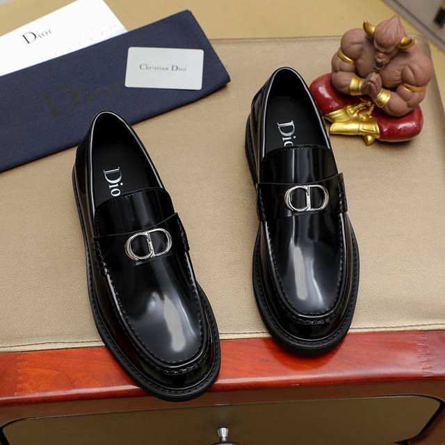 工厂P价 Dior 迪奥 香港专柜新款休闲男鞋上市 官网1:1制作 意大利编织牛皮+水染皮内里 欧美大师设计 完美造型打造专柜品质，纯色橡胶耐磨大底加经典炫头！