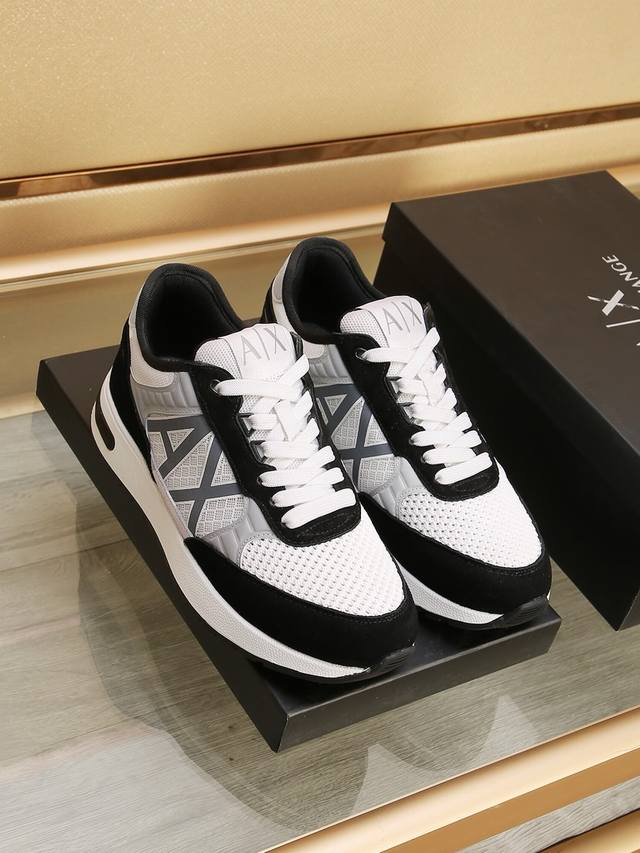 工厂P Armani 阿玛尼新款时尚男士运动鞋精心打造国际品牌 此款休闲鞋集优质面料与精湛工艺于一身，鞋面选用原版透气布料制成！透气网布内里羊皮垫脚。上脚效果帅