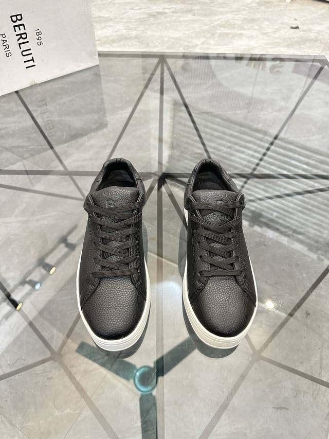 价: ￥P DDD 商品商标：Berlut* 布鲁提* 低帮休闲鞋 DDD 正码码数: 38-45 可订做46 DDD 商品材料：鞋面进口牛皮，透气内里，原版大