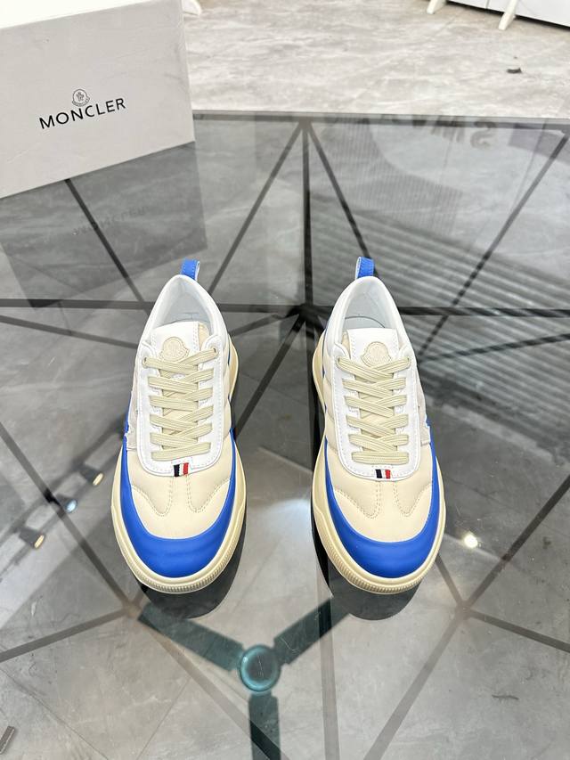价: ￥P DDD 商品商标：Moncler 蒙口 低帮休闲鞋 DDD 正码码数: 36-45 可订做46 情侣款 DDD 商品材料：鞋面进口磨砂皮拼接原版布料