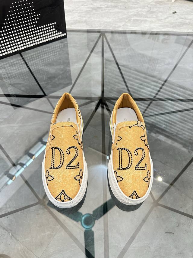 价: ￥P DDD 商品商标：Dsquard D2次方* 低帮休闲鞋 DDD 正码码数: 36-45 可订做46. 情侣款 DDD 商品材料：鞋面进口专柜原版布