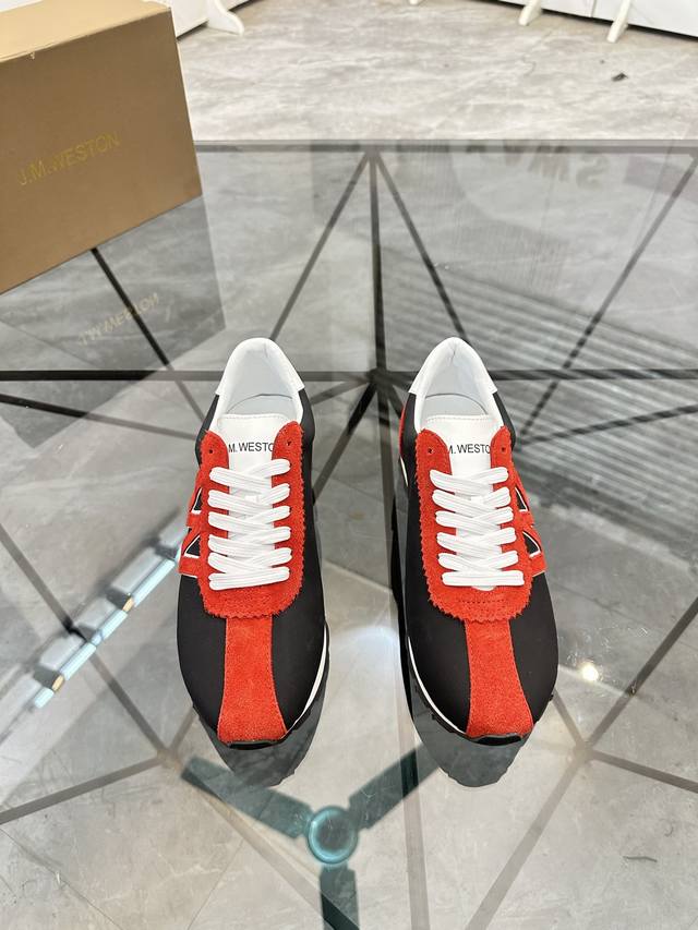 价: ￥P DDD 商品商标：Moncler 蒙口 低帮休闲鞋 DDD 正码码数: 38-45 可订做46 DDD 商品材料：鞋面进口磨砂皮拼接原版布料，透气内