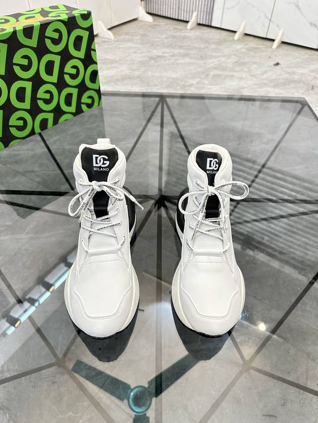 价: ￥P DDD 商品商标：Dg* 杜嘉班纳* 低帮休闲鞋 DDD 正码码数: 36-45 可订做46 情侣款 DDD 商品材料：鞋面进口牛皮，透气内里，原版