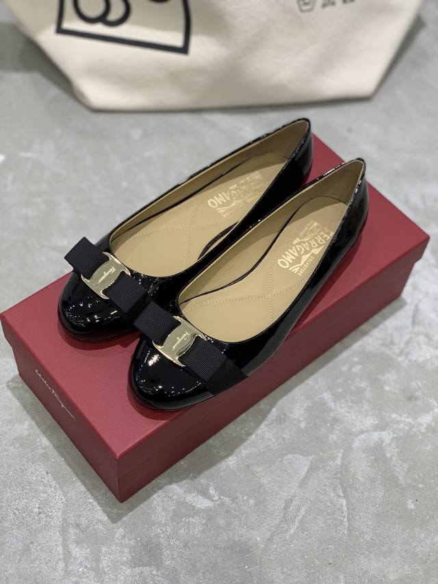 工厂P价 DDD Salvatore Ferraga*O 菲拉*慕经典款Vara蝴蝶结圆头芭蕾舞单鞋 Vara真的是菲拉*慕家最经典最值得入手的一双鞋,可盐可甜 工厂P价 DDD Salvatore Ferraga*O 菲拉*慕经典款Vara蝴蝶结圆头芭蕾舞单鞋 Vara真的是菲拉*慕家最经典最值得入手的一双鞋,可盐可甜
