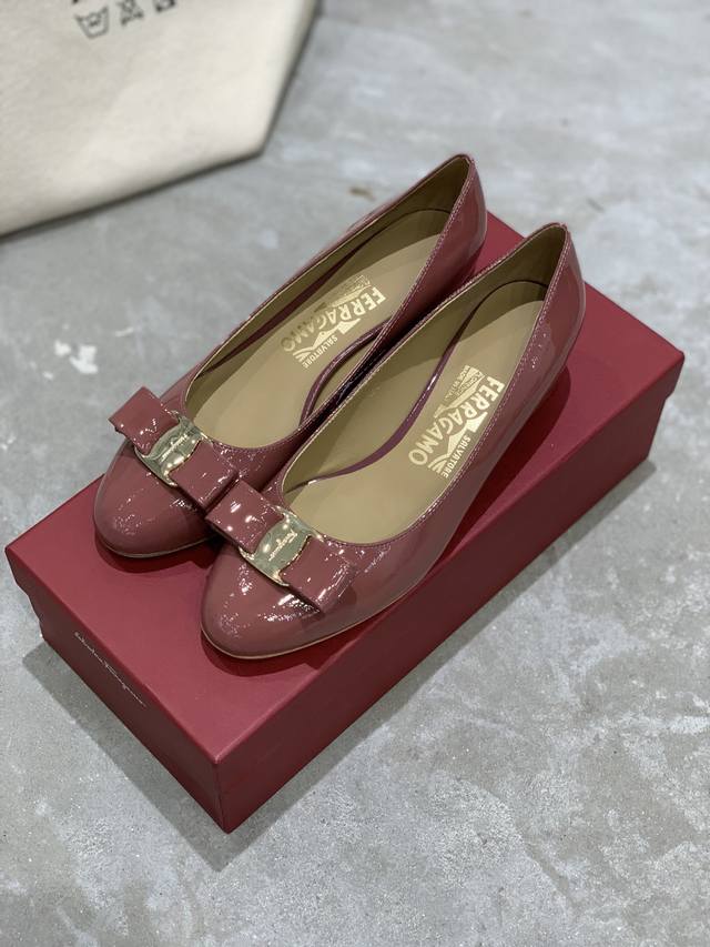 工厂P价 DDD 皮扣，皮蝴蝶结Salvatore Ferraga*O 菲拉*慕经典款Vara蝴蝶结圆头芭蕾舞单鞋 Vara真的是菲拉*慕家最经典最值得入手的一