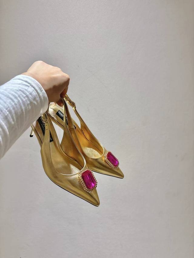 新款 34-42码数真皮大底，尖头漆皮面料单鞋 羊皮内里垫脚 跟高6.5 10Cm 34 42码数定制不退不换 DDD