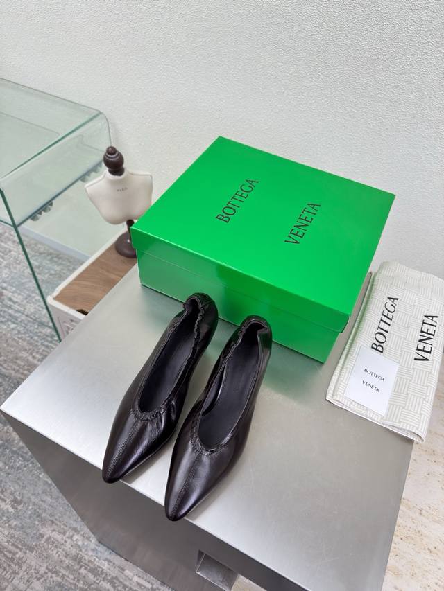 工厂P价 ，女装女鞋 运动原单 35-42 40 41 42定做 Bv 女士 Sofia 芭蕾舞鞋 DDD 皮革芭蕾舞鞋 DDD 牛油皮 家族元素 编织系列 高