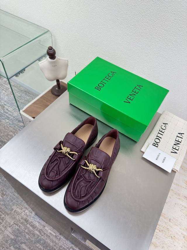 工厂P价 女装女鞋 运动原单，35-42 40 41 42定做 Bv 老钱风 褶皱皮 乐福鞋 鎏金扣件装饰 DDD Bottega Venet* DDD 女士A