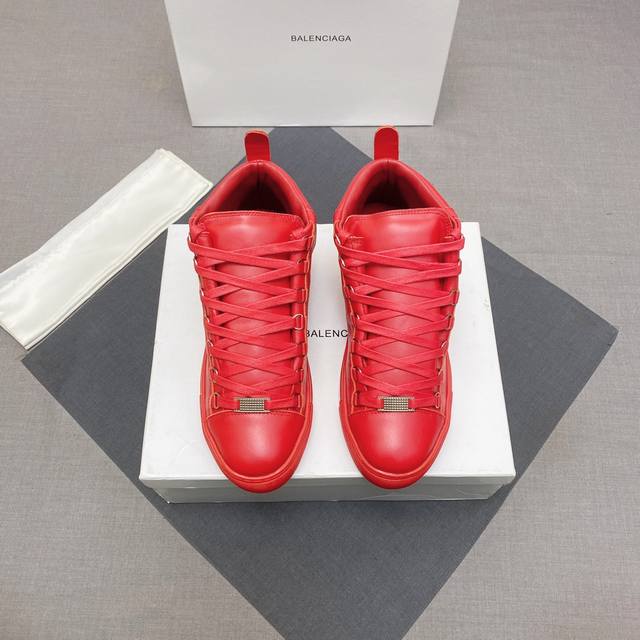 Balenciaga [巴黎世家]。官网最新款、欧洲原版购入拆解 1:1复制 原版大底 脚感Q弹柔软 面料进口牛油皱纹皮，细密皮纹 头层羊皮里、原版一致的用料