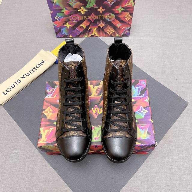 官网1:1同步 Louis Vuitton 男士2025Hk专柜同步发售：高帮靴子 高版本、原版定制 ，码数：38 44#，意大利进口牛皮+原厂定制特殊印花材料
