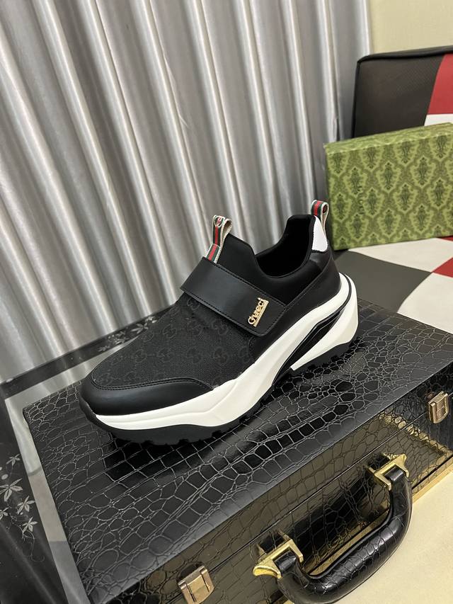 调工厂P价 男装男鞋 运动原单古奇新款厚底休闲鞋，鞋面意大利进口头层牛皮料。全进口真皮内里，完全1比1复刻，鞋底：原厂特供原版底，独家活动成型底超级舒适，原厂跟