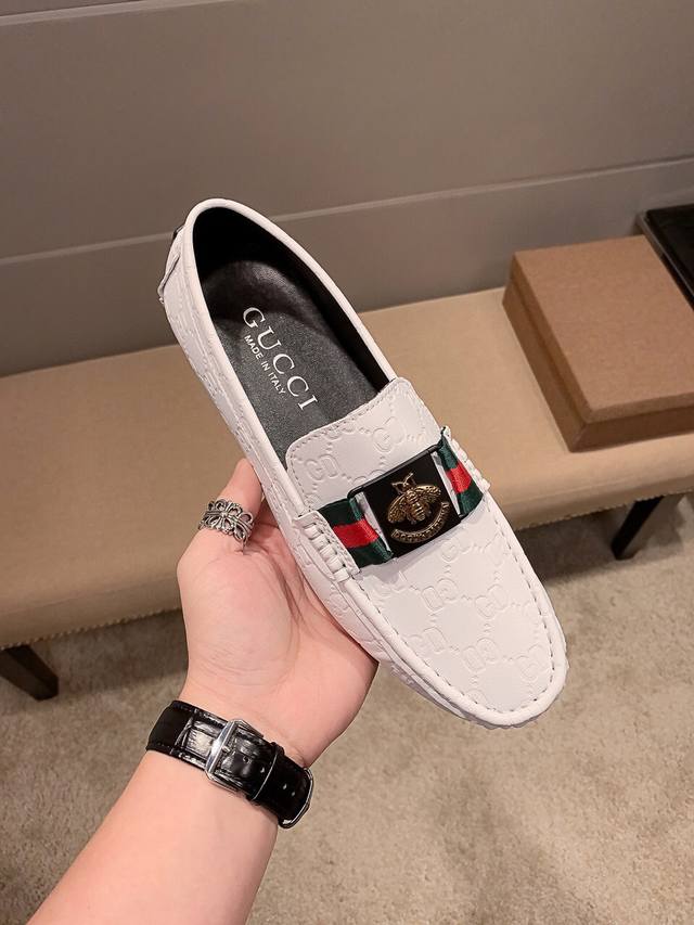 实价 ， Gucci 古奇官网原版新款高端商务休闲驾车豆豆鞋，意大利名模贵族们爆款，时尚界的佼佼者，无可超越，明星同款，鞋面采用进口原版牛皮+原版牛里 真材实料