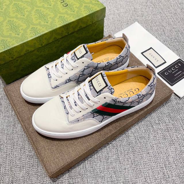 古驰 Gucci ，1921年创立于佛罗伦萨，是全球奢侈品品牌之一，其独特的创意和革新风靡全球，古驰 永恒而经典，一直以来深受明星们的青睐，并成为世界上流社会人