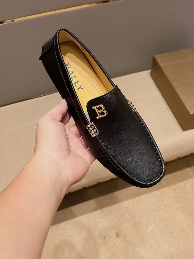 实价 ， Gucci 古奇官网原版新款高端商务休闲驾车豆豆鞋，意大利名模贵族们爆款，时尚界的佼佼者，无可超越，明星同款，鞋面采用进口原版反绒头层牛皮+原版牛里