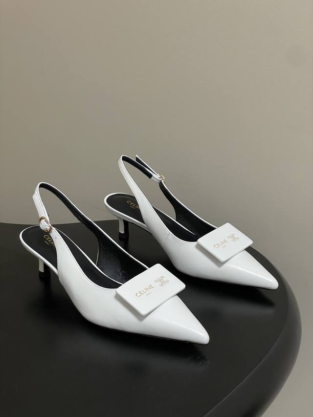 工厂P价 - DDD 26Fw春夏新款Celine 赛琳 思琳凯旋门小猫跟名片鞋方扣后空凉鞋 DDD 质感巨高级！鞋头那块“金属铭牌”设计绝了，既有品牌辨识度，