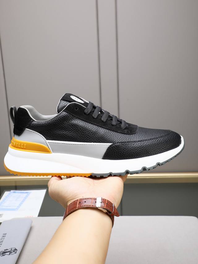 2025新配色 Brunello Cucinelli来自意大利的世界顶级奢侈品牌，此款Bc男鞋更是精心设计，选用意大利定制柔软小牛皮进口网布洗羊里！楦型结构都无