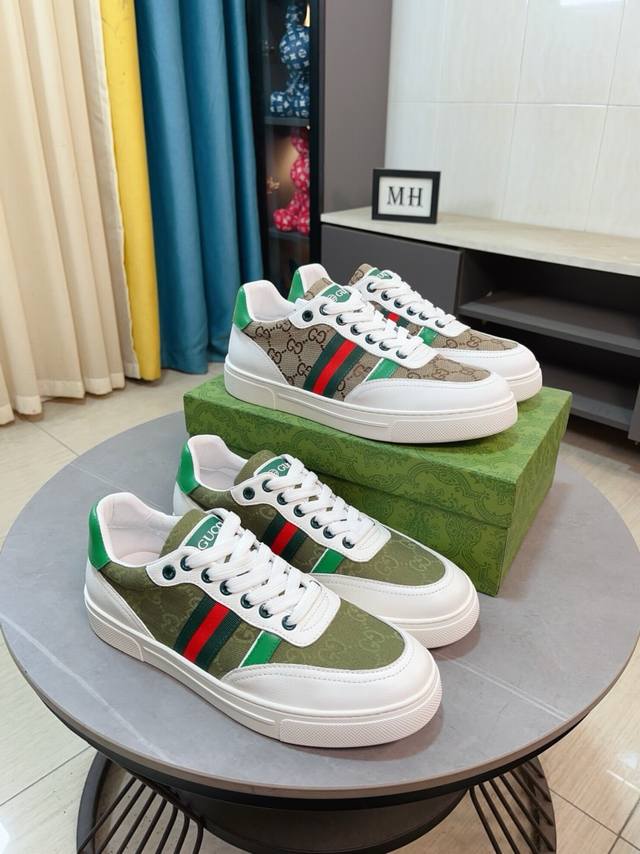 出厂价P Gucci 古奇春夏新款套脚乐福鞋卡通人物款 芬迪F家低帮潮流爆款男鞋，鞋面采用意大利进口羊猄绒皮搭配老佛爷刺绣皮料，全猪皮内里，原版橡胶防滑大底！款