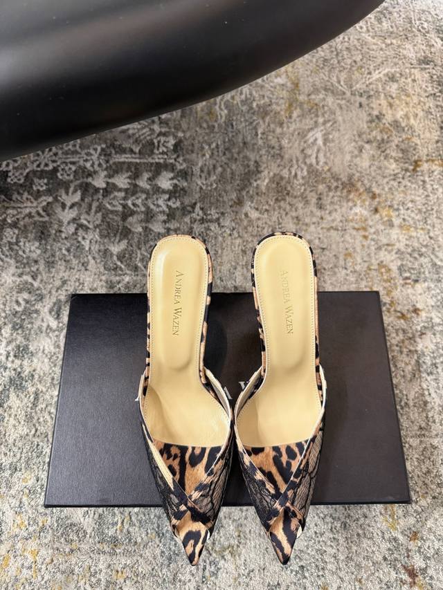 仙女版凉鞋，纯手工蕾丝折叠工艺，非常的美，上脚无敌了 DDD 进口 蕾丝 DDD 内里 羊皮 DDD 鞋底 牛皮大底 DDD 优雅风格 创造不一样的感觉 DDD