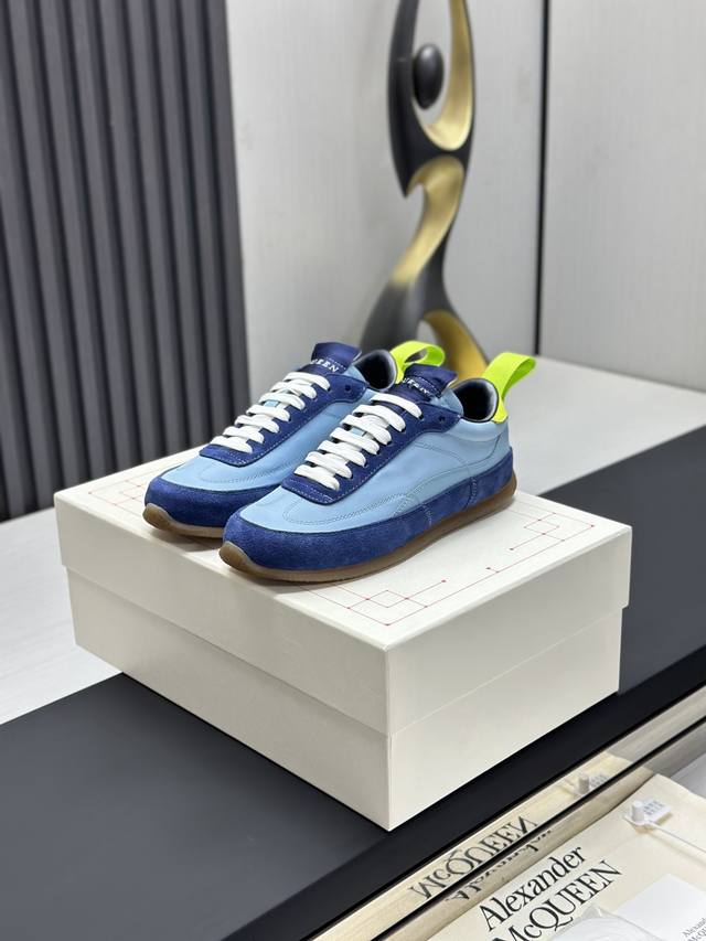 出厂￥ 莞产顶级版本 麦昆德训鞋 全新升级经典麦坤小白鞋， DDD 连续4年做的麦昆此次升级 DDD 肯定会给你带来市场最高性价比Alexandermcquee