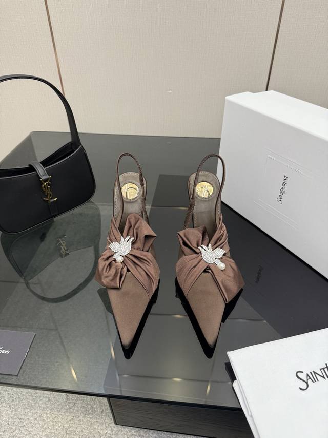 顶级版本 DDD Saint Laurent 圣罗兰蝴蝶结凉鞋尖头高跟鞋Ysl姐姐的美丽尤物高跟鞋 又是人间圣罗兰 Rose同款的高跟鞋化很好修饰脚型，奢华金属