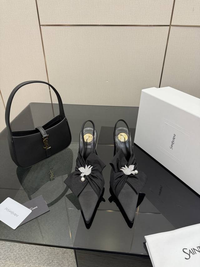 顶级版本 DDD Saint Laurent 圣罗兰蝴蝶结凉鞋尖头高跟鞋Ysl姐姐的美丽尤物高跟鞋 又是人间圣罗兰 Rose同款的高跟鞋化很好修饰脚型，奢华金属