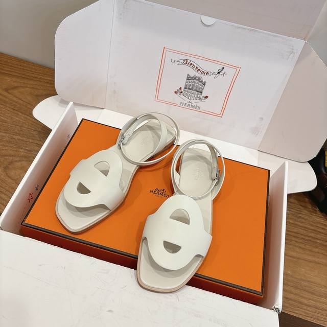 Hermes... A Eclair DDD 2026新色+爆款系列 DDD 版型超正，有一定厚度增高显腿长！透体透气 DDD 舒适的小牛皮 DDD 春夏拼色兼