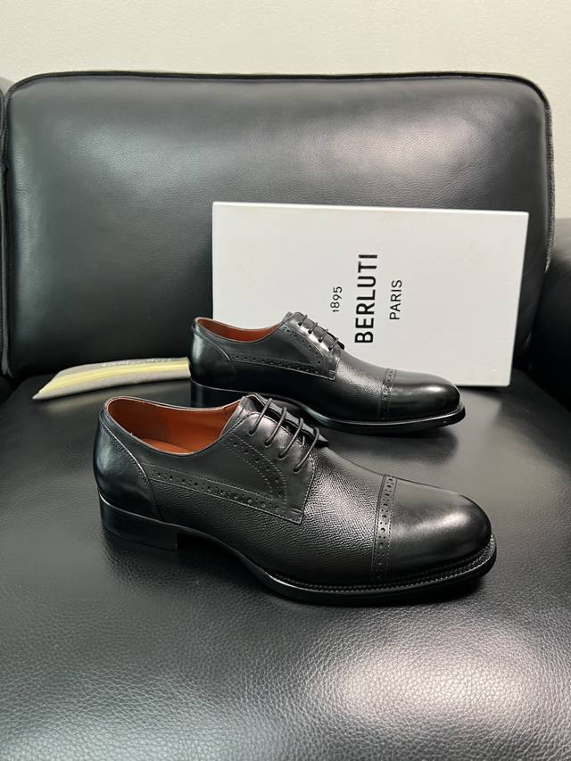 Berluti 顶级代购 布鲁提 专柜同步发售原厂配置，意大利进口牛皮面料，全进口水染牛皮里垫，鞋底：原厂特供原版底超级舒适，原厂跟单货 高品质，，欢迎对比，码