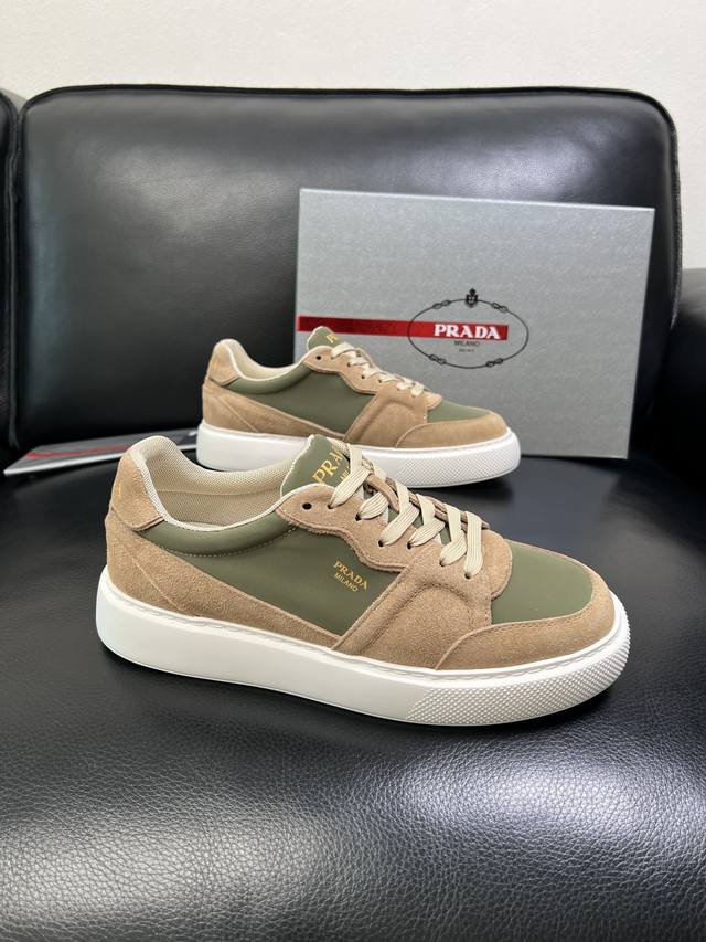 Prada 顶级工艺品，普拉达 专柜同步，原厂配置意大利进口牛皮拼布面料，进口牛皮内里垫，透气舒适，鞋底：原厂特供原版底，原厂跟单货 高品质 欢迎对比，码数 3