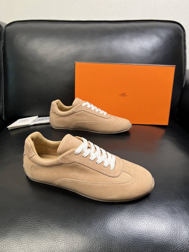 Hermes 高品质 顶级工艺品 爱马仕 专柜同步发售原厂配置，意大利进口原版牛皮面料，高品质拼接工艺，全进口水染牛皮里垫，鞋底：原厂特供原版底超级舒适，原厂跟