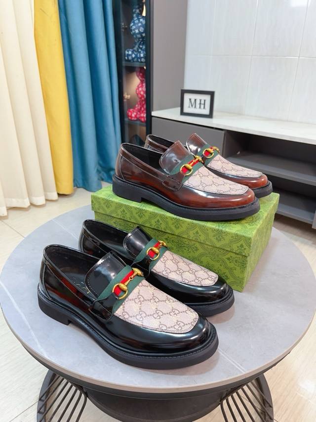 出厂价P 牛里 Gucci 正装男士皮鞋 新款来袭～原版质量鞋面采用意大利进口开边，皮质柔软细腻Jia耐磨防滑组合大底，鞋型端庄霸气，奢华魅力无所掩盖！自然洒脱