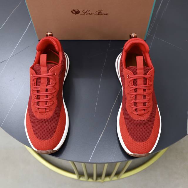出厂价Pp： Loro Piana 诺悠翩雅 Tennis Walk男士德训运动鞋！ DDD 这款新款织面革网球鞋采用超低帮设计，适合全年穿着，并具有防水性能。
