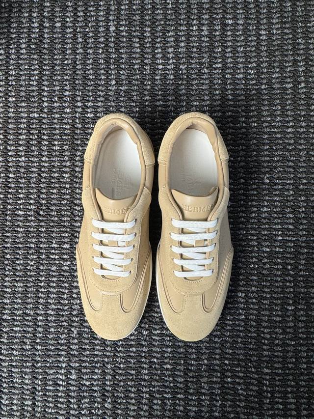 Hermes 爱马仕 DDD -高端品质 官网同款 DDD -鞋面：纳帕小牛皮、激光冲孔 H 字样 DDD -内里：水染牛皮 DDD -大底：超轻Tpu成型大底