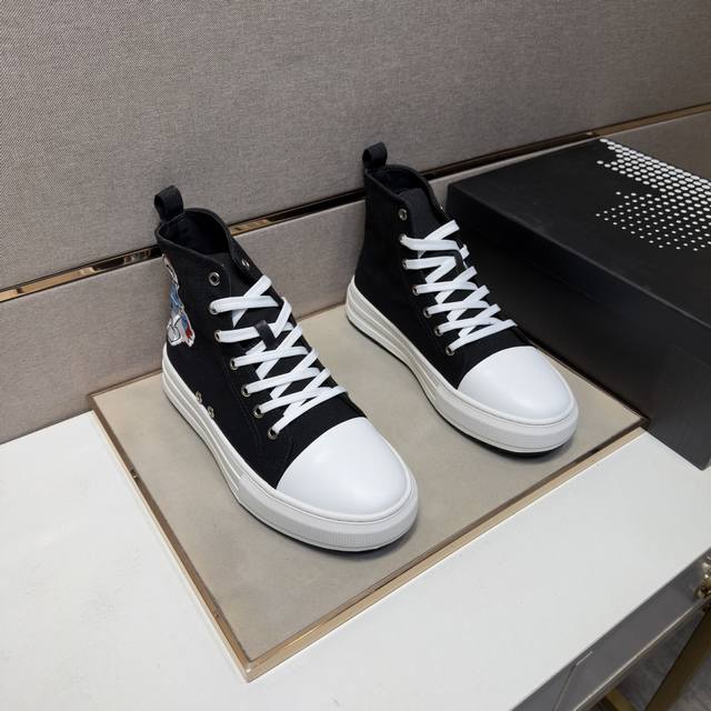 出厂价Pp D2～ 男士休闲鞋 2026Z柜同步发售 码数:38-44 # 1个颜色鞋面选用多材质拼接真皮内里，舒适透气，鞋底：原版舒适耐磨大底，实物拍摄实物更