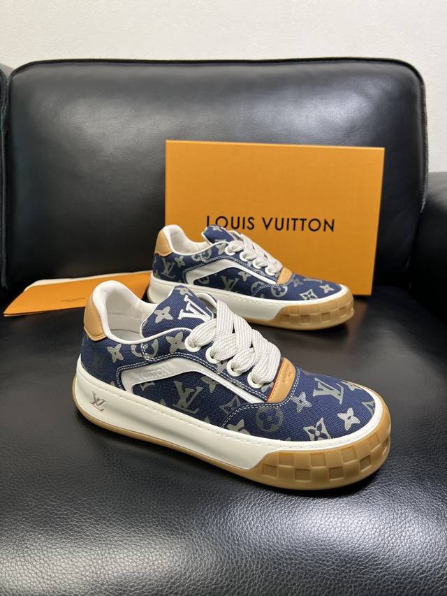 Lv 高品质 顶级工艺品 路易威登，运动板鞋专柜同步，鞋面意大利进口，高品质拼接缤纷色彩复杂工艺品，进口网布里垫柔软舒适，鞋底：原厂特供原版底，Tpu独家活动成