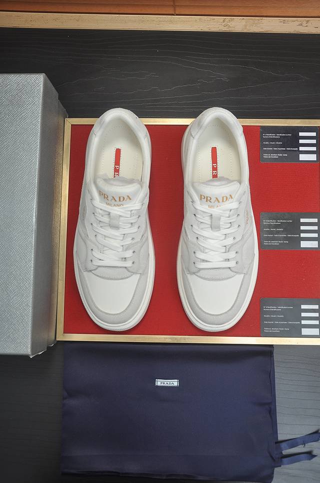 出厂价P 普拉达Prada 顶级原单，当季新款，高品质原单牛货，顶级进口小牛皮拼原版进口滴胶，内里进口牛皮配原版牛皮垫脚，原厂大底！品质保证！码38-45 45