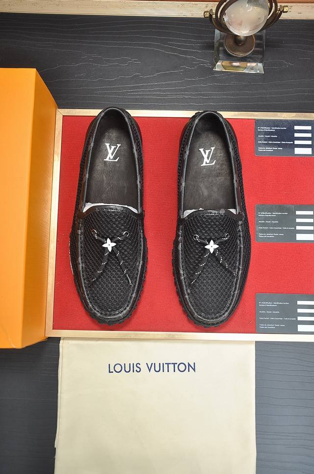 出厂价P Louis Vuitton 原单 新款Lv路易威登 * 顶级版本 Lv经典豆豆鞋！选用进口原版单牛皮 原版真皮边条拼接耐磨橡胶大底！高品质精品！码数3