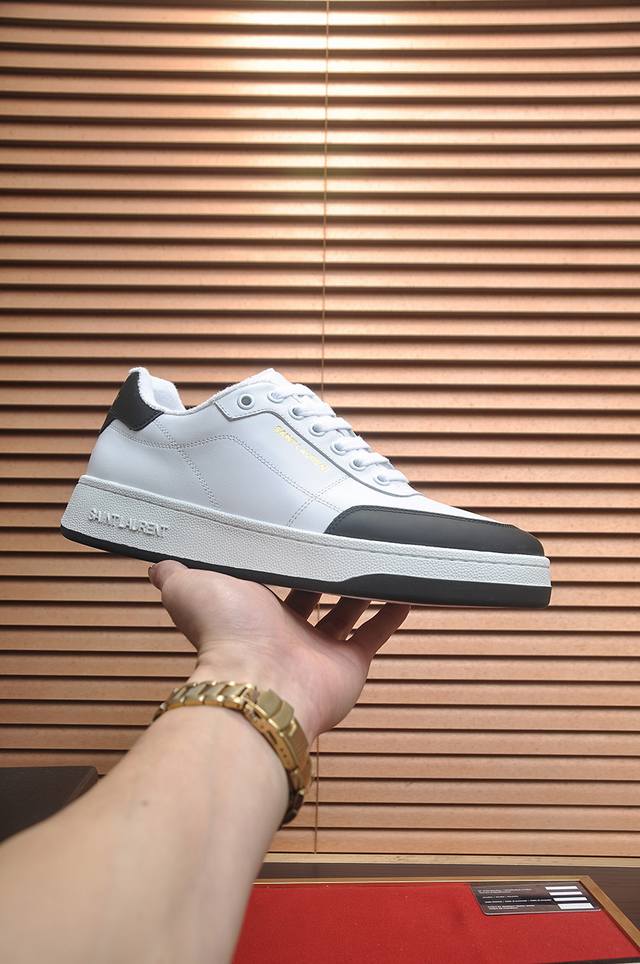 出厂价P Saint Laurent圣罗兰 官方网一比一品牌 原单 时尚男鞋 -材质，鞋面进口牛皮，-内里垫脚均用进口牛皮，-原版真皮大底-时尚潮流元素，个性潮