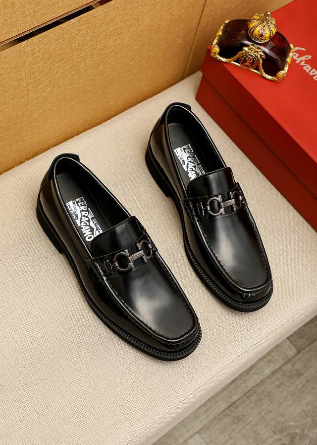 商品商标：Ferragamo 菲拉格慕 休闲皮鞋 DDD 正码码数: 38-44 45.46订制 DDD 商品材料：精选 进口开边珠牛皮鞋面+经典五金扣，进口水